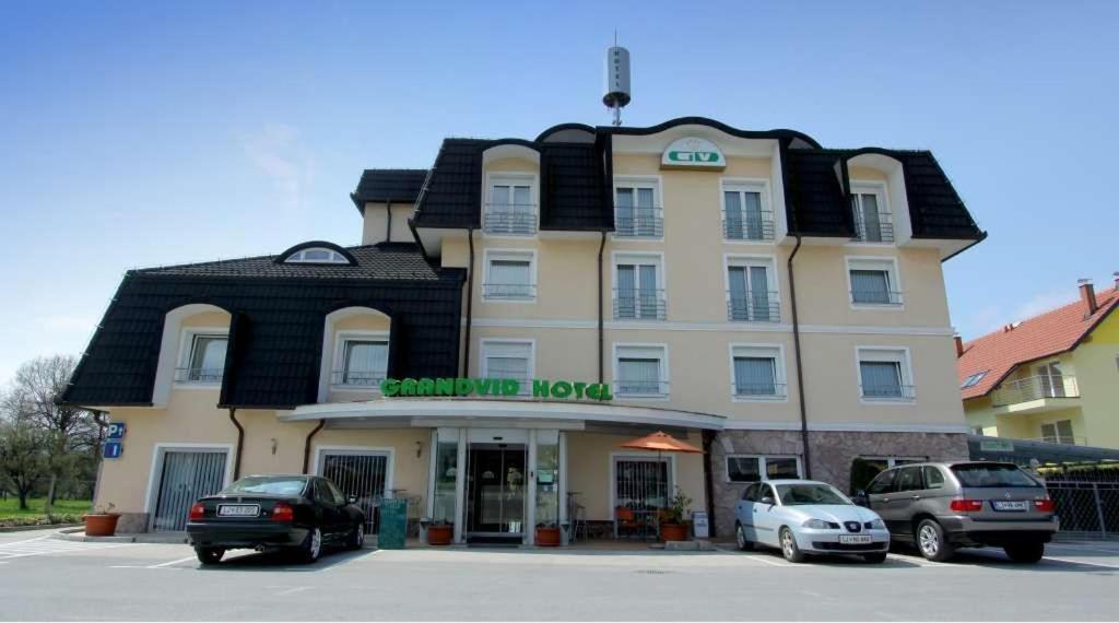 Škofljica Grandvid Hotel المظهر الخارجي الصورة